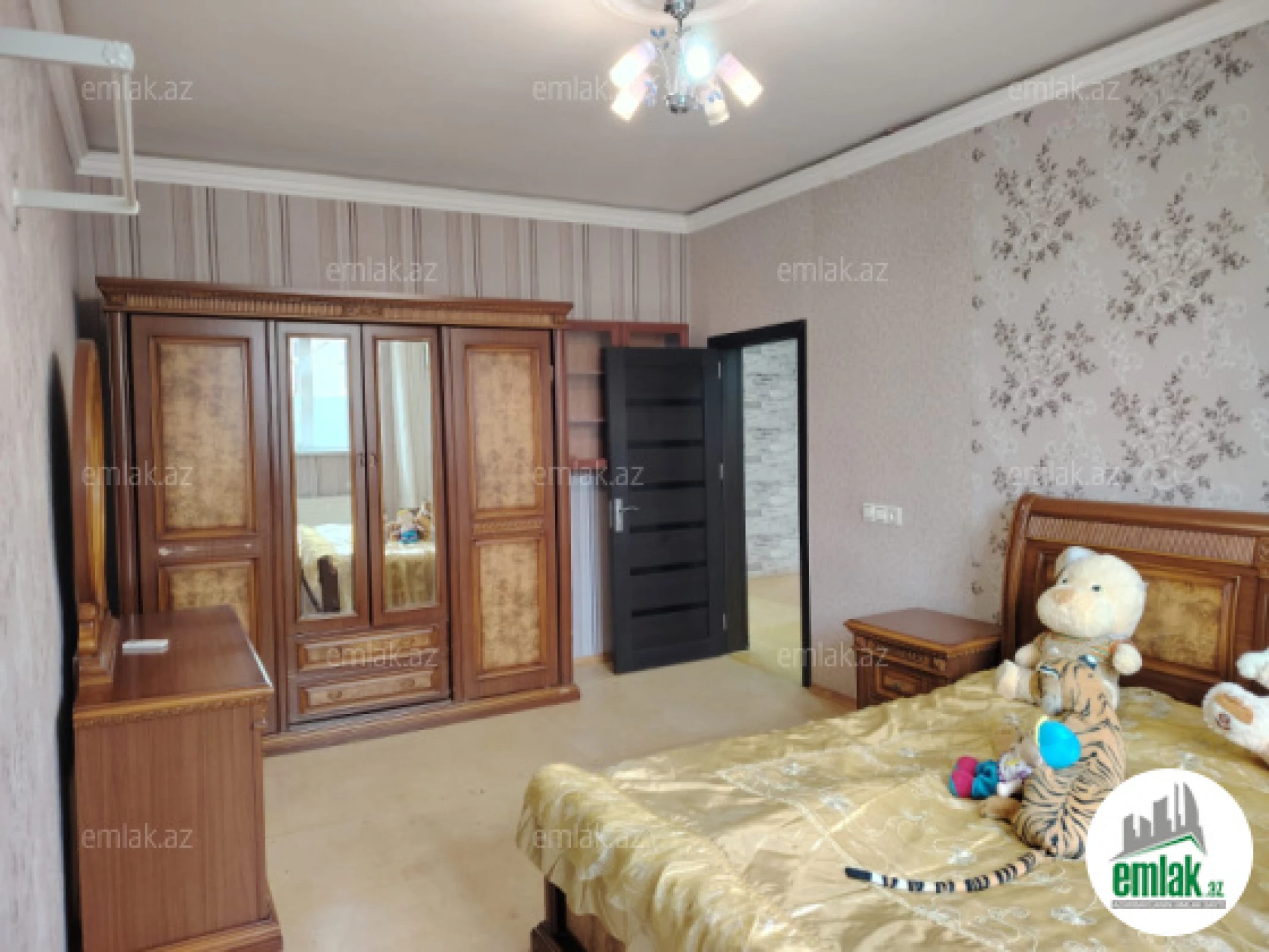Satılır 3 otaqlı həyət evi 200 m²