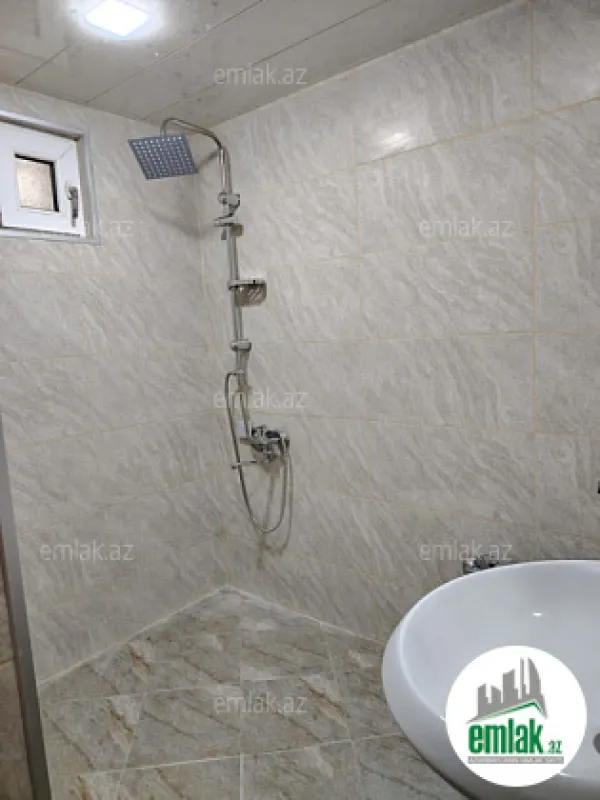 Satılır 3 otaqlı həyət evi 200 m²