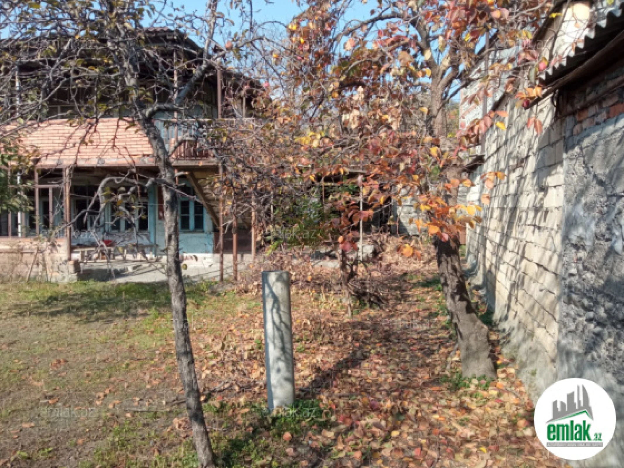 Satılır 4 otaqlı köhnə tikili 100 m²