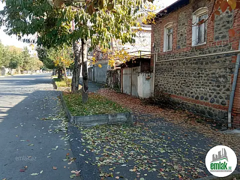 Satılır 4 otaqlı köhnə tikili 100 m²