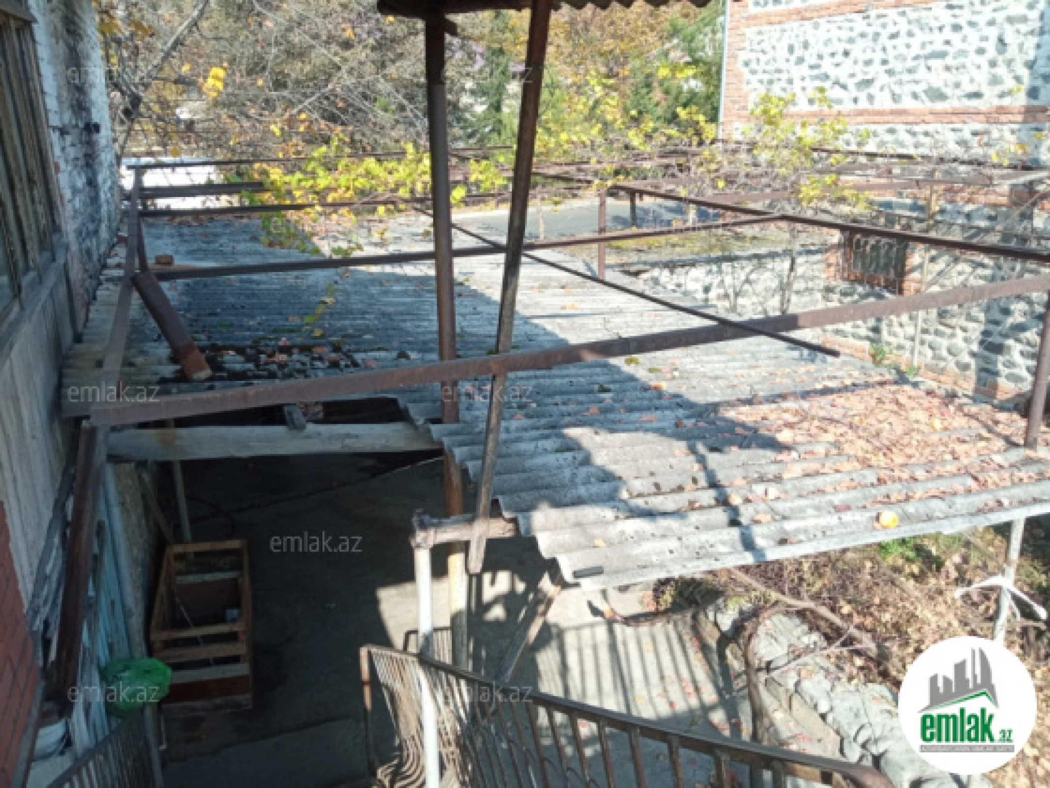 Satılır 4 otaqlı köhnə tikili 100 m²