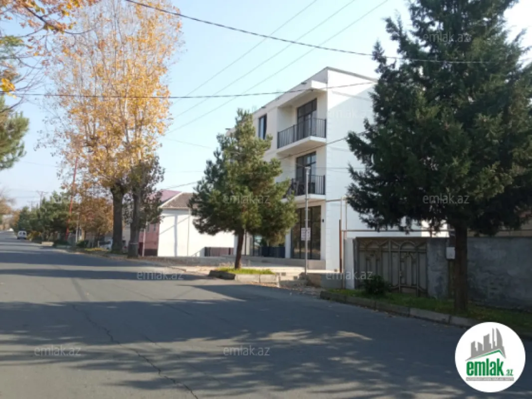 Satılır 4 otaqlı köhnə tikili 100 m²