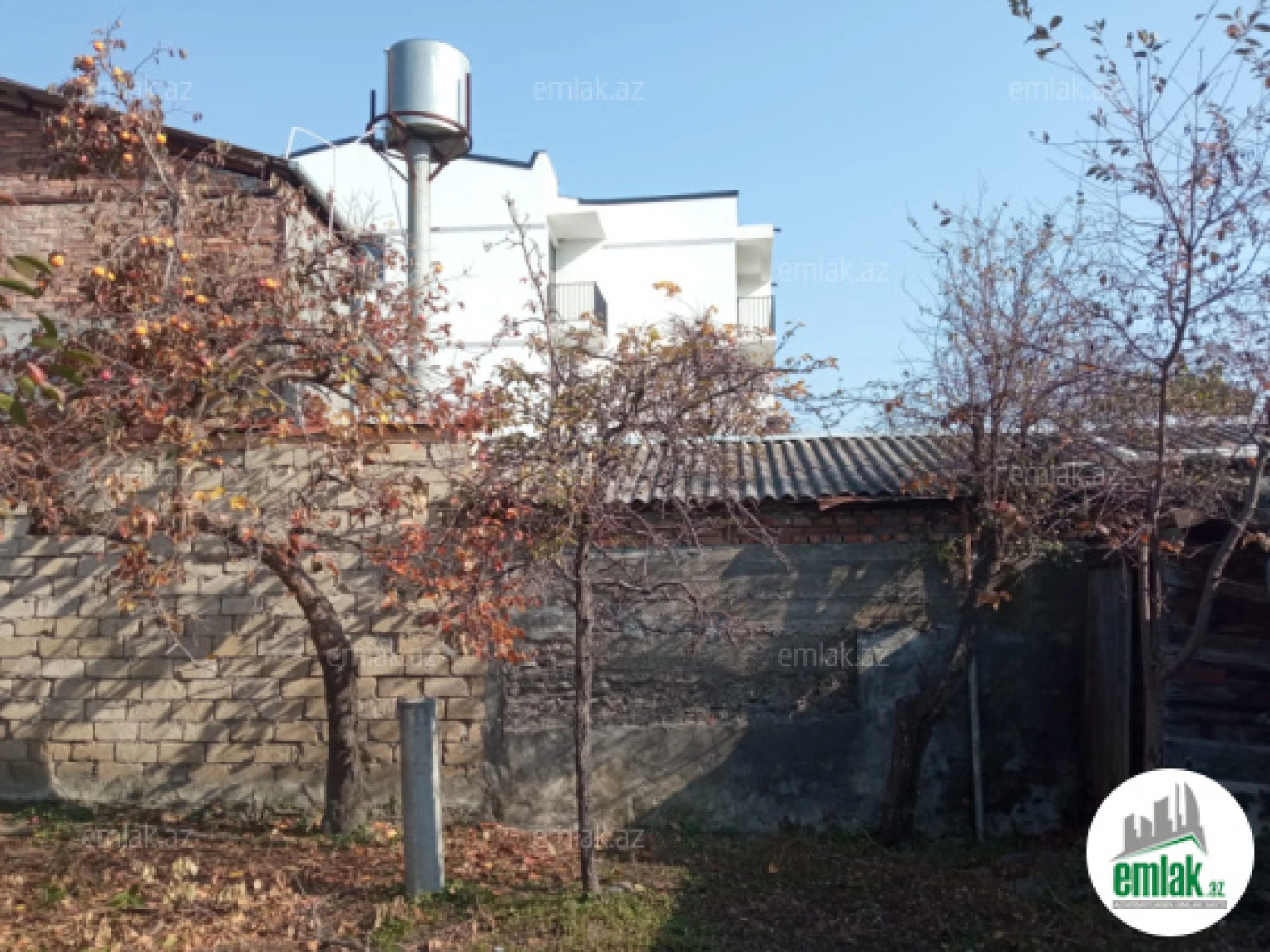 Satılır 4 otaqlı köhnə tikili 100 m²