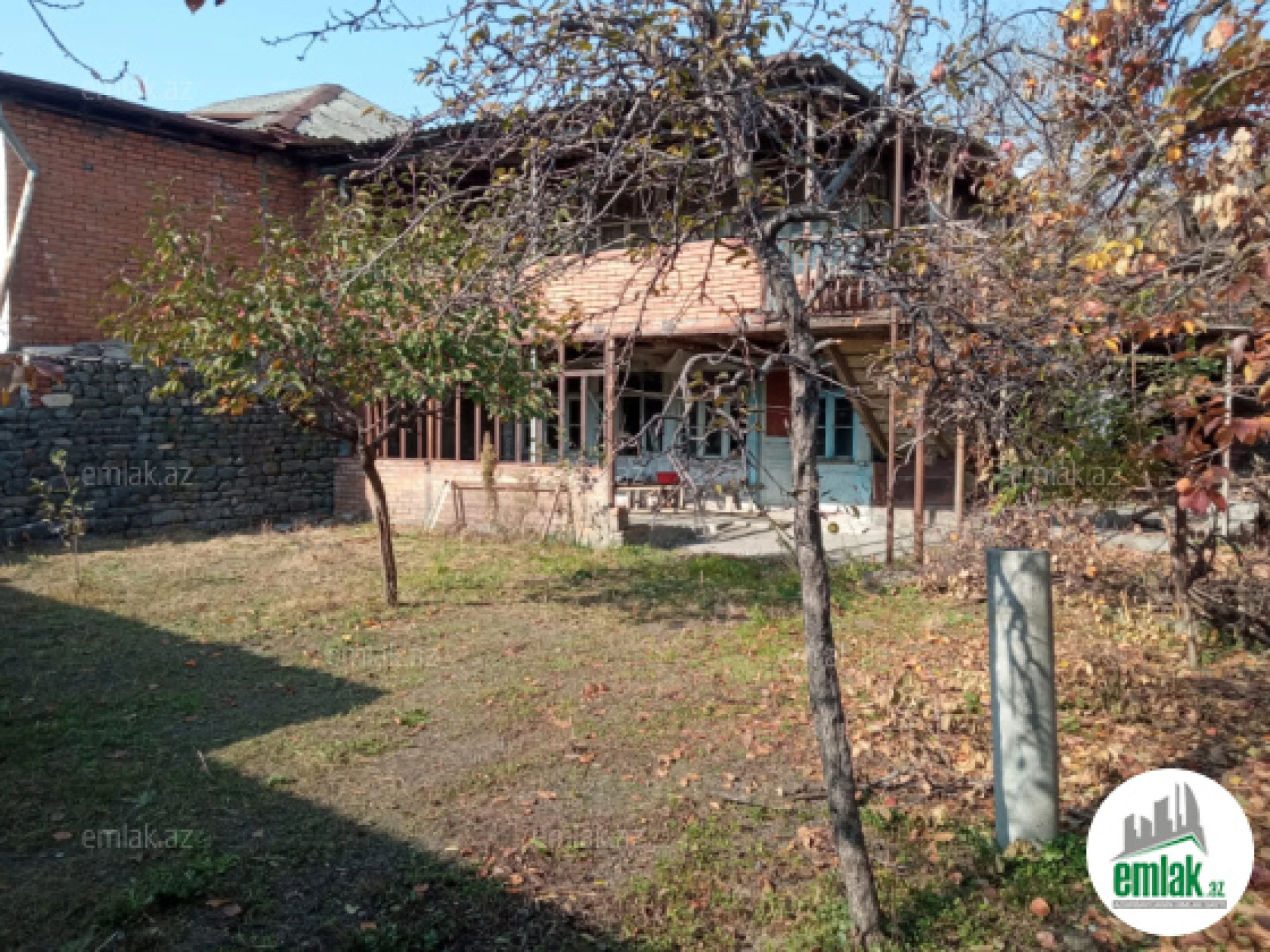 Satılır 4 otaqlı köhnə tikili 100 m²