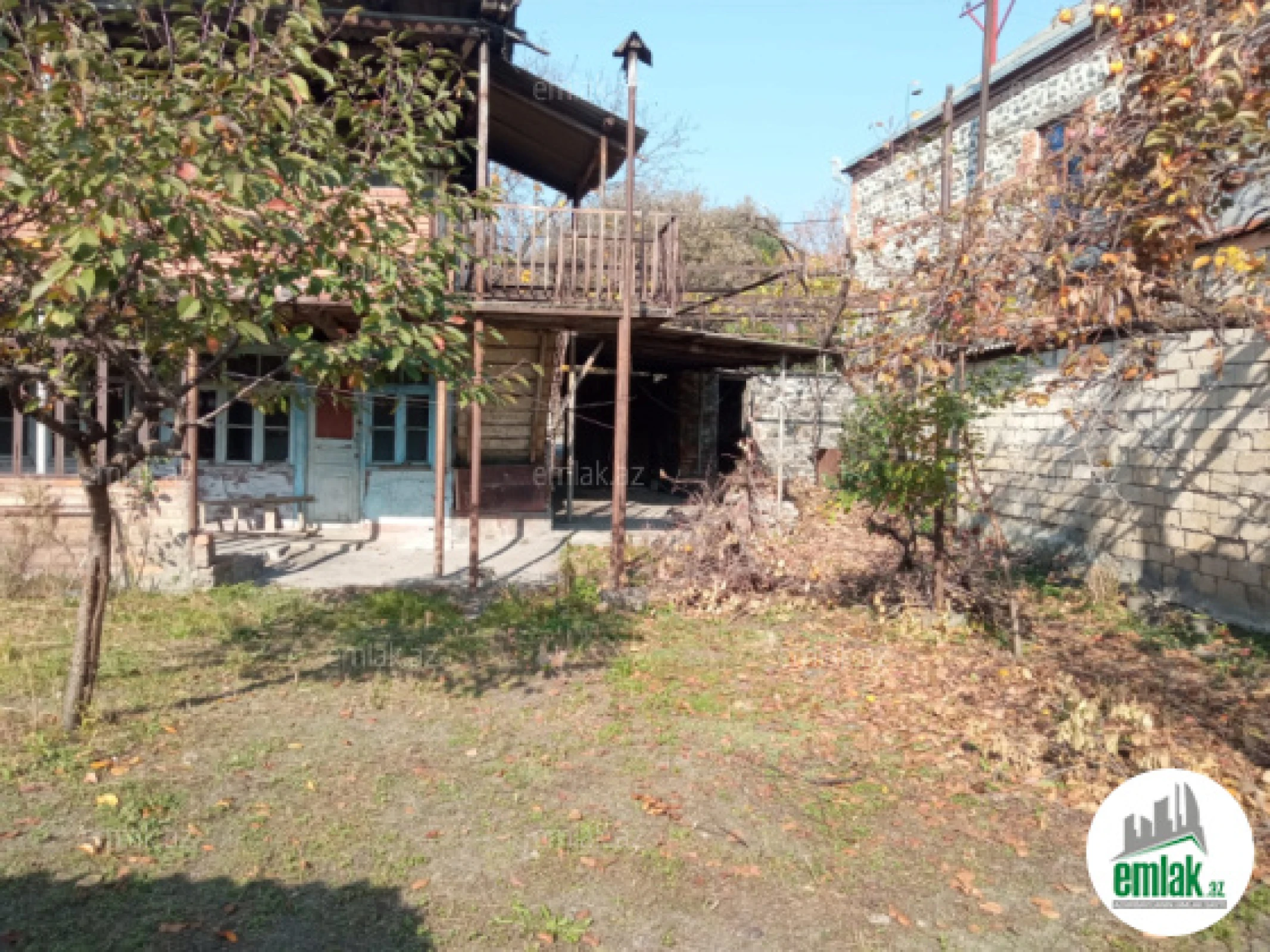 Satılır 4 otaqlı köhnə tikili 100 m²