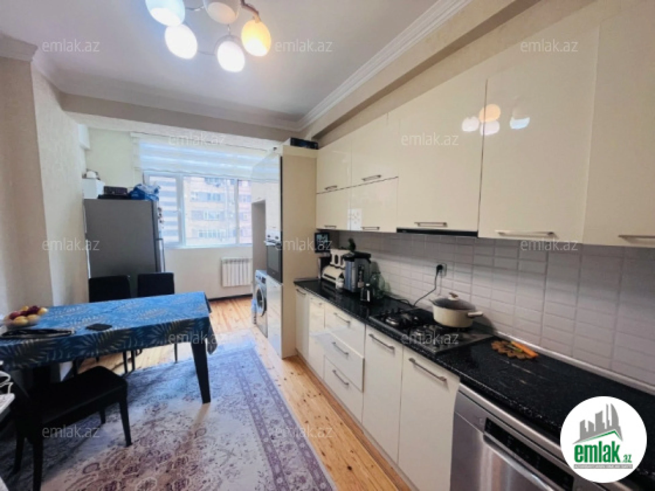 Satılır 3 otaqlı yeni tikili 115 m²