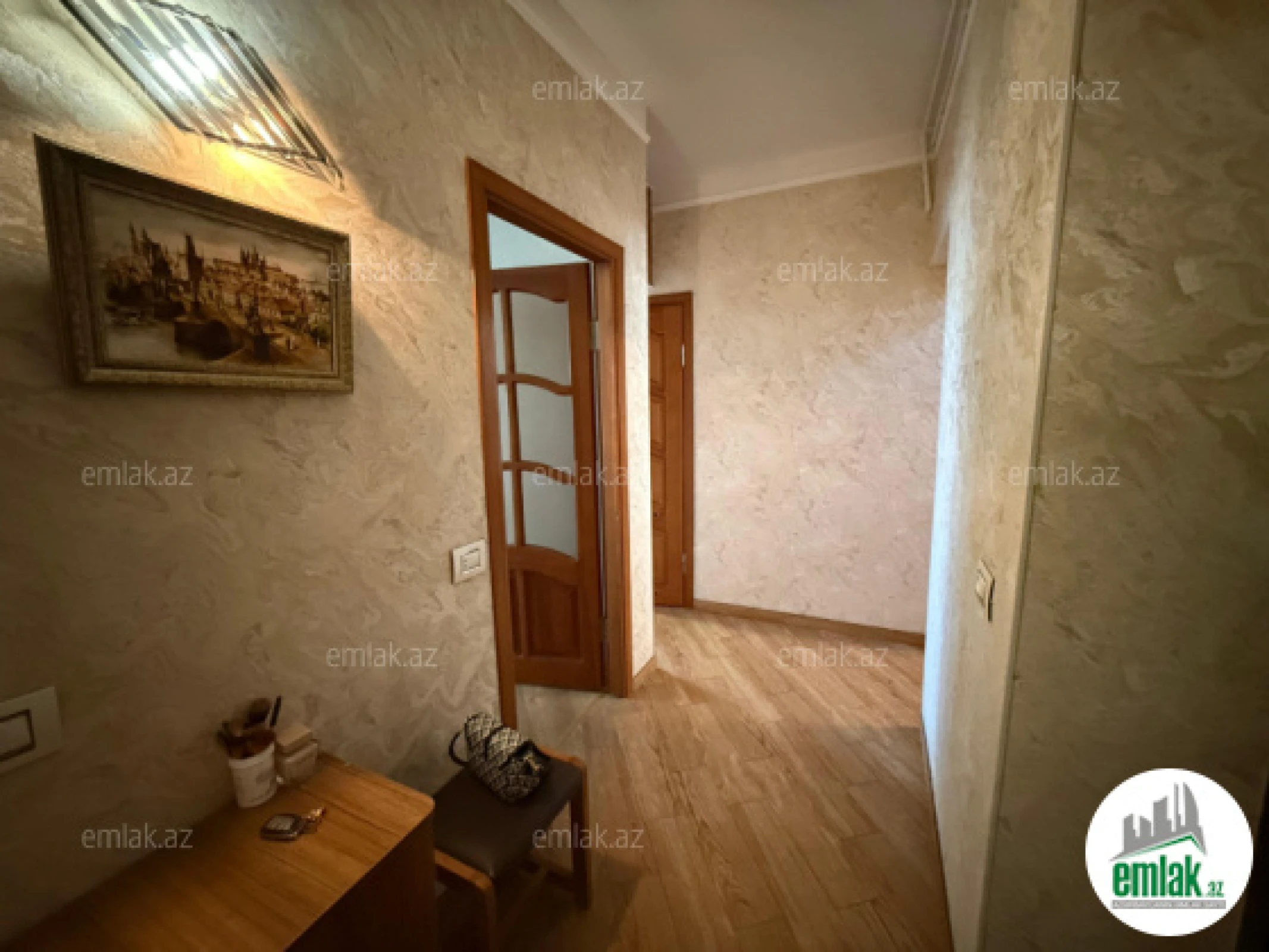 Satılır 2 otaqlı köhnə tikili 70 m²