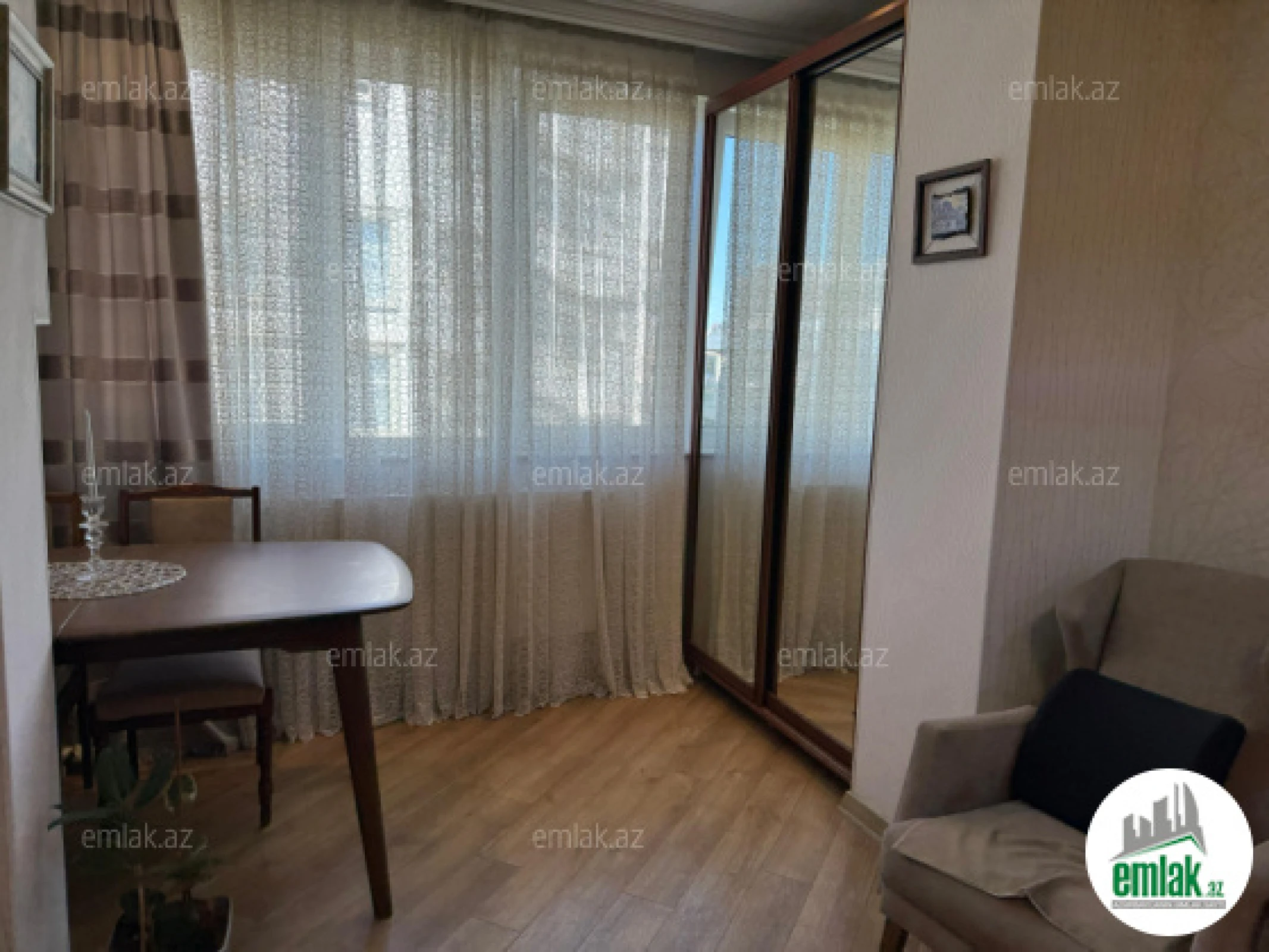 Satılır 2 otaqlı köhnə tikili 70 m²