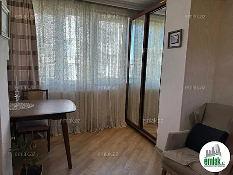 Satılır 2 otaqlı köhnə tikili 70 m²
