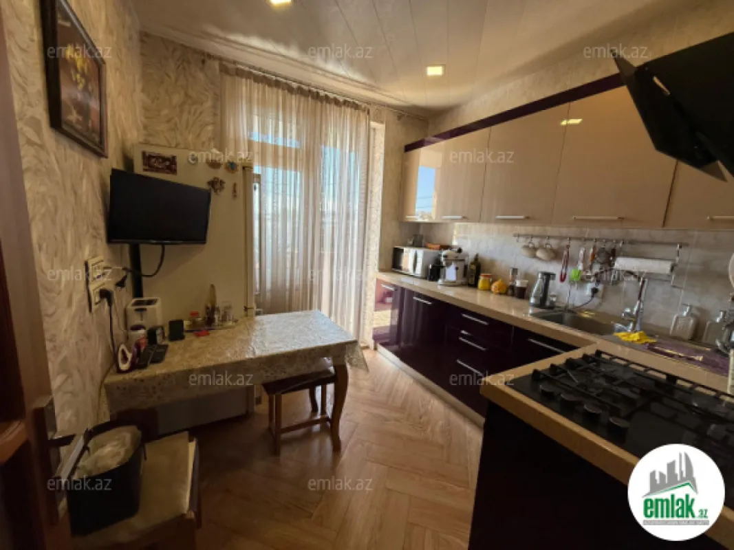 Satılır 2 otaqlı köhnə tikili 70 m²