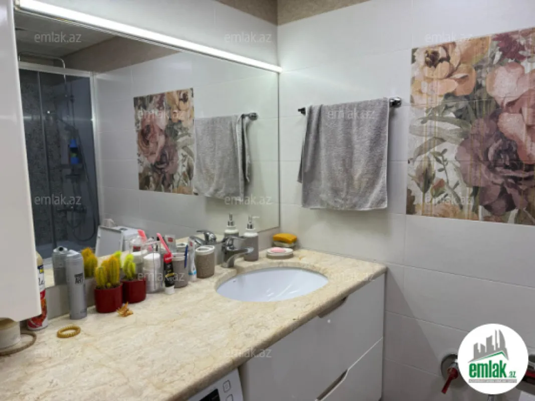 Satılır 2 otaqlı köhnə tikili 70 m²