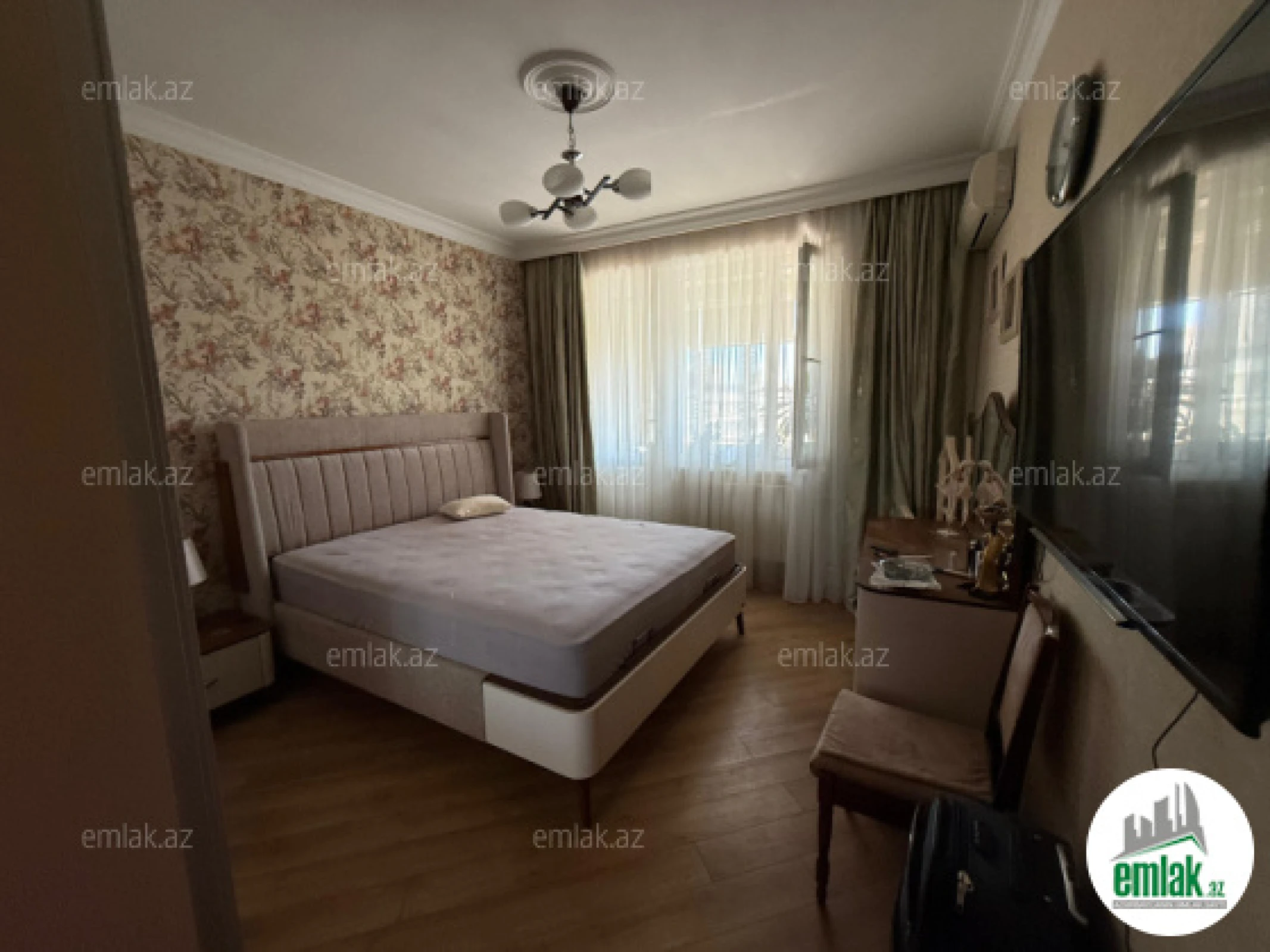 Satılır 2 otaqlı köhnə tikili 70 m²