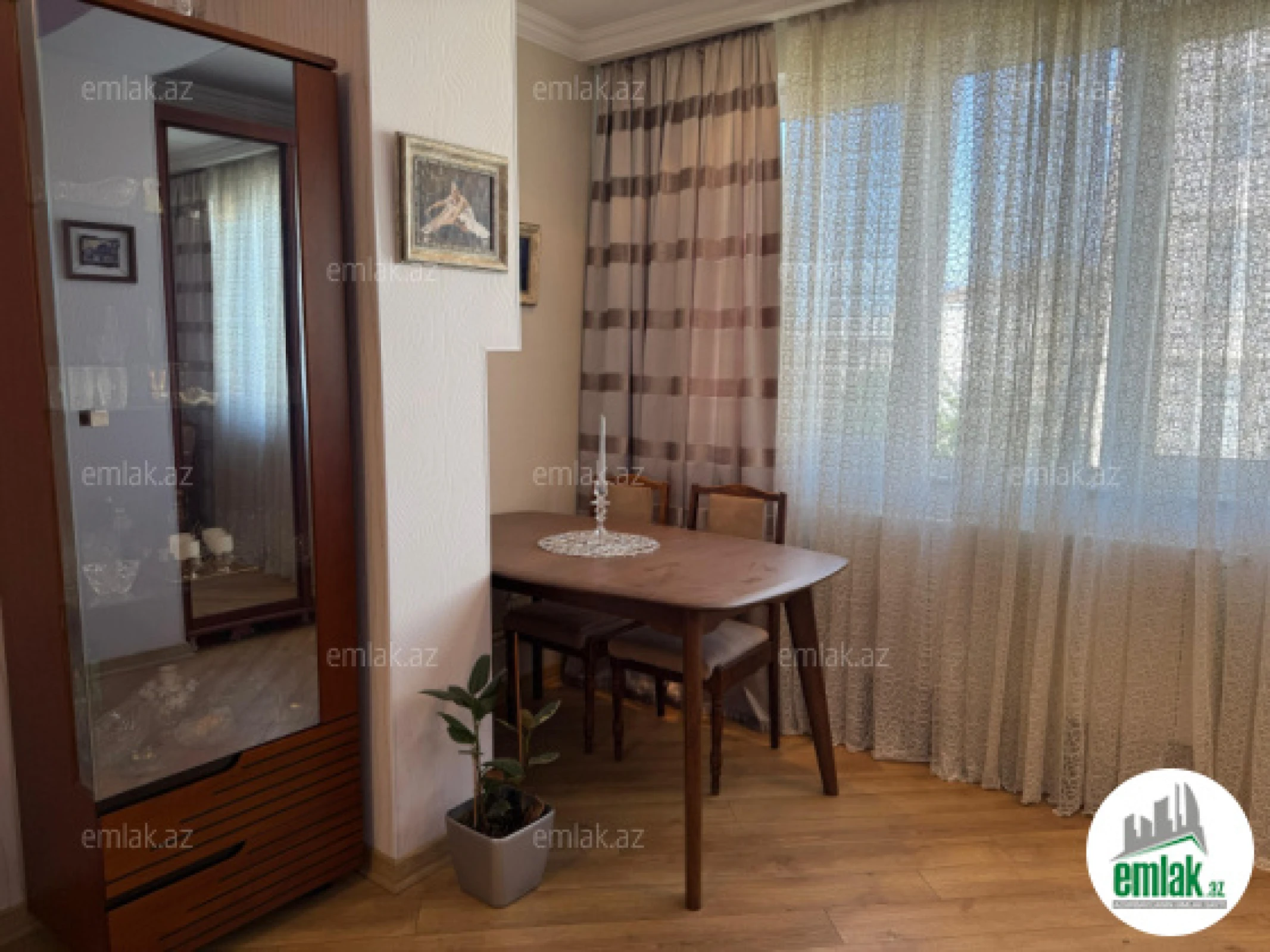 Satılır 2 otaqlı köhnə tikili 70 m²