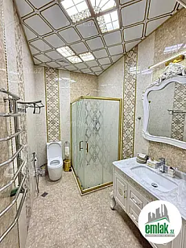Satılır 5 otaqlı yeni tikili 230 m²