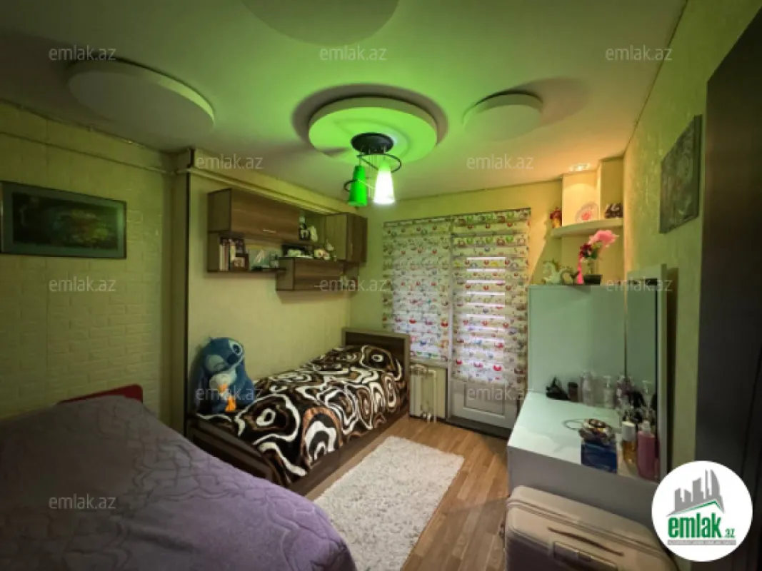 Satılır 3 otaqlı köhnə tikili 55 m²