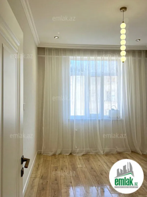 Satılır 3 otaqlı köhnə tikili 105 m²