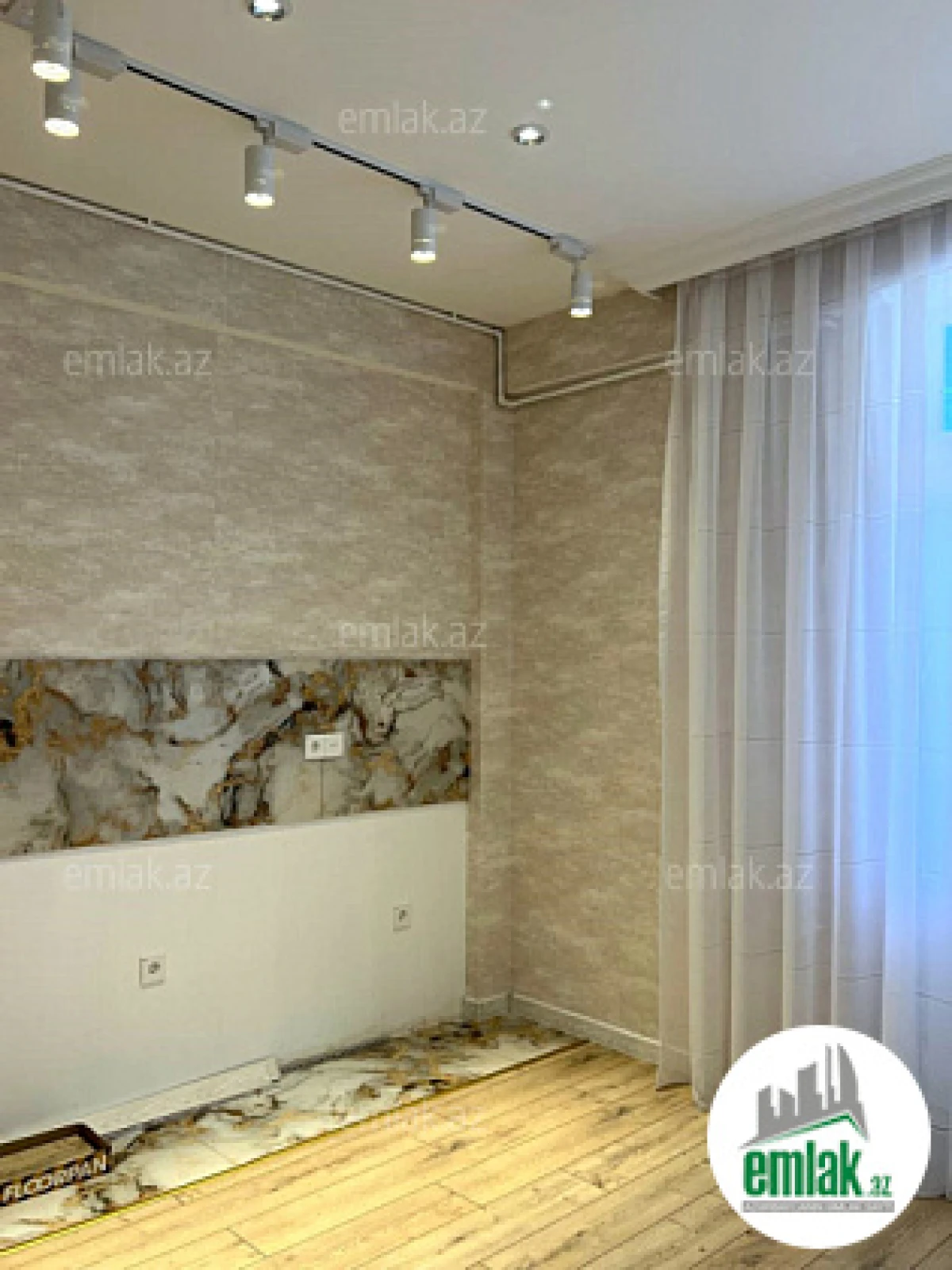 Satılır 3 otaqlı köhnə tikili 105 m²