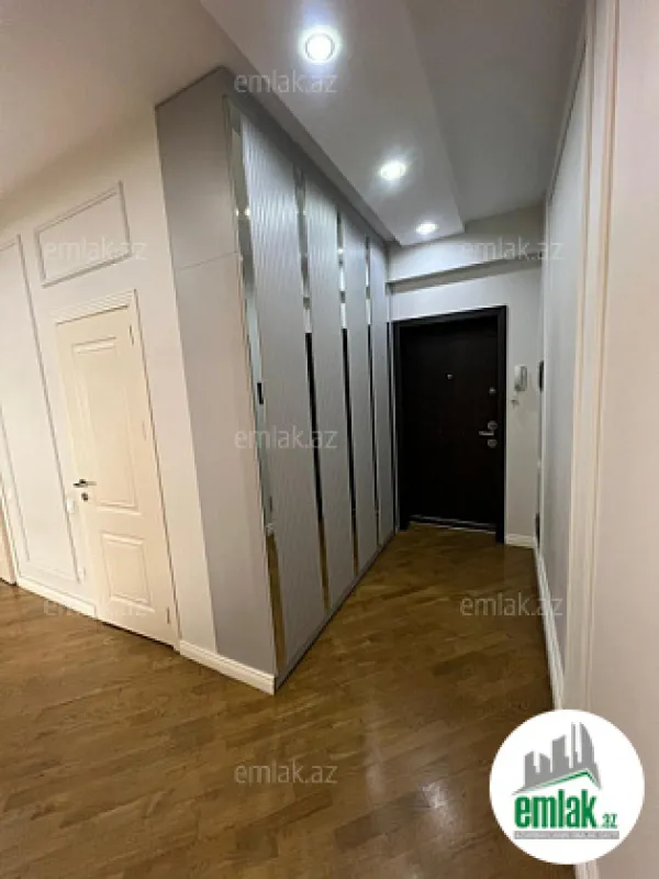 Satılır 3 otaqlı yeni tikili 141 m²