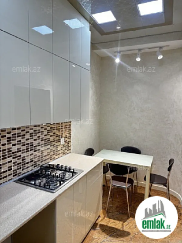 Satılır 3 otaqlı yeni tikili 100 m²