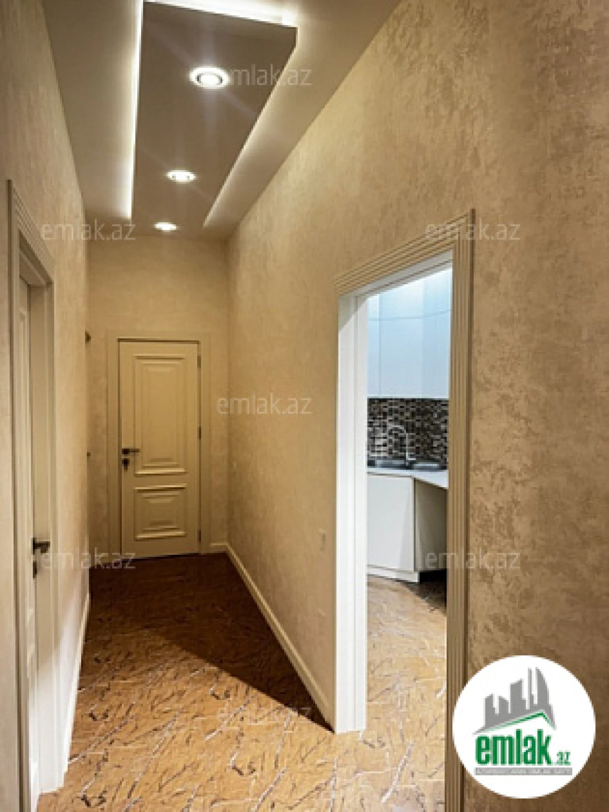 Satılır 3 otaqlı yeni tikili 100 m²