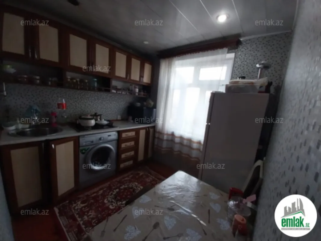 Satılır 1 otaqlı köhnə tikili 33 m²