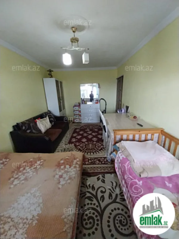 Satılır 1 otaqlı köhnə tikili 33 m²