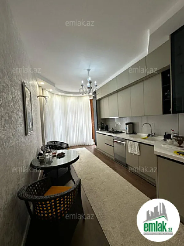 Satılır 4 otaqlı yeni tikili 192 m²