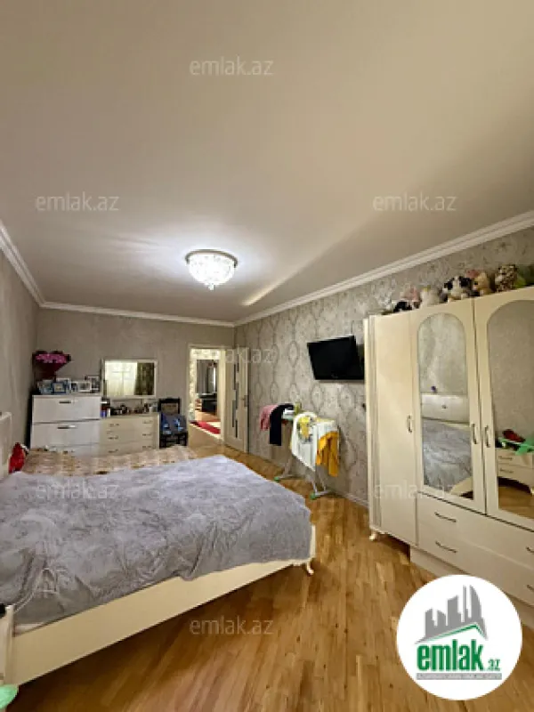 Satılır 3 otaqlı yeni tikili 135 m²