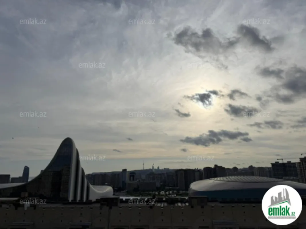 Satılır 3 otaqlı yeni tikili 135 m²