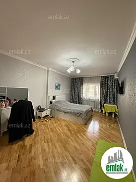 Satılır 3 otaqlı yeni tikili 135 m²