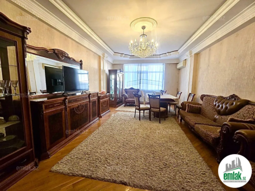 Satılır 3 otaqlı yeni tikili 132 m²