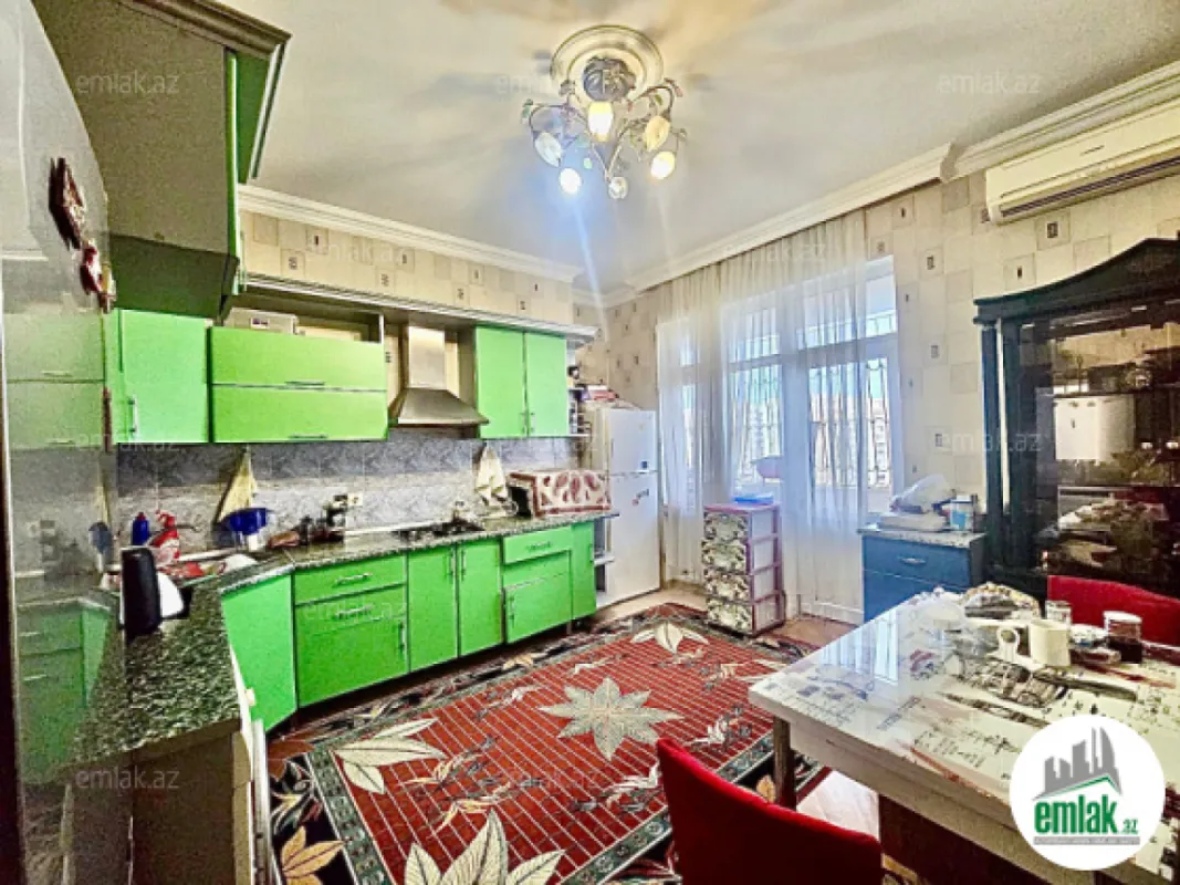 Satılır 3 otaqlı yeni tikili 132 m²