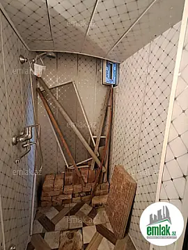 Satılır 1 otaqlı köhnə tikili 8 m²