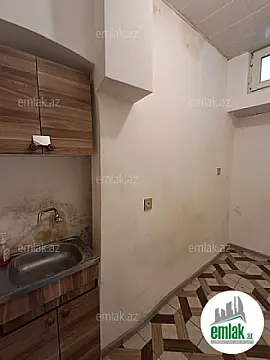 Satılır 1 otaqlı köhnə tikili 8 m²