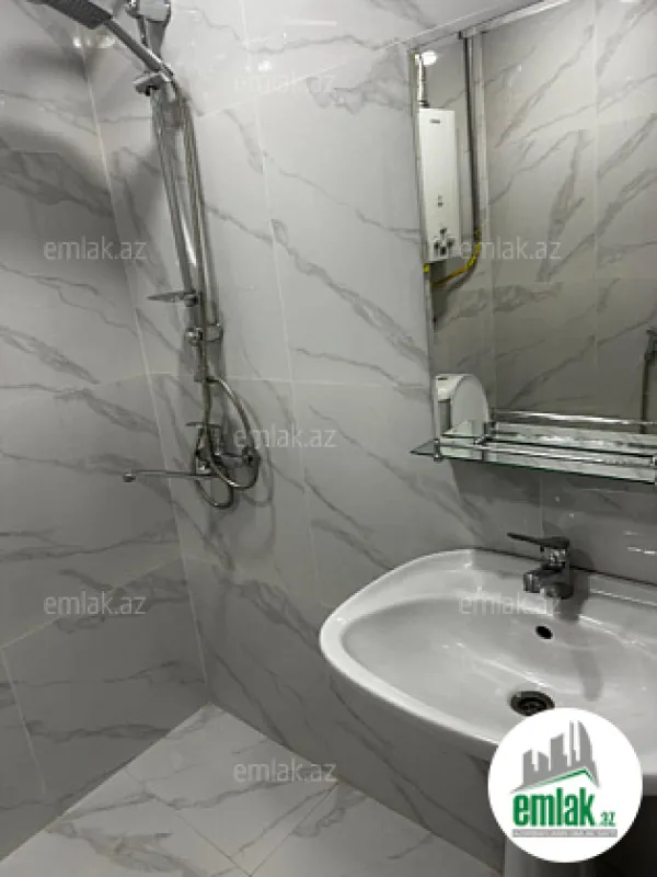 Satılır 2 otaqlı köhnə tikili 55 m²