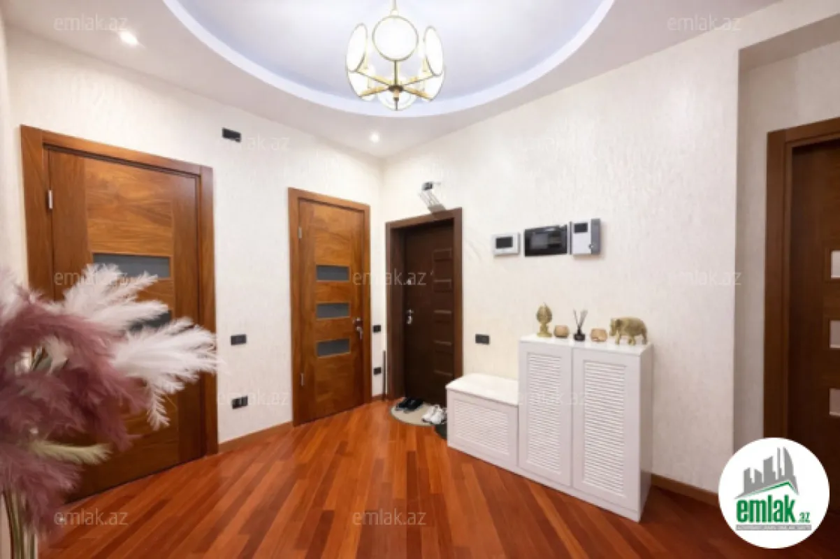 Satılır 3 otaqlı yeni tikili 100 m²