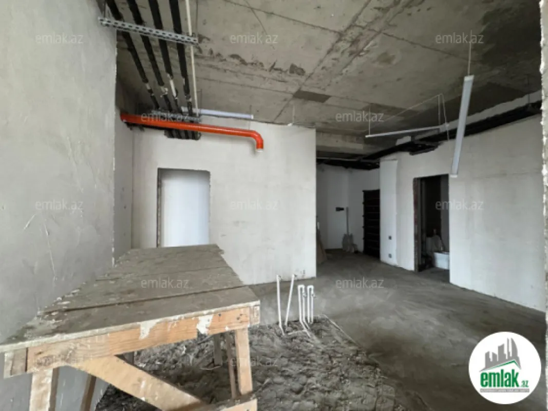 Satılır 4 otaqlı yeni tikili 185 m²