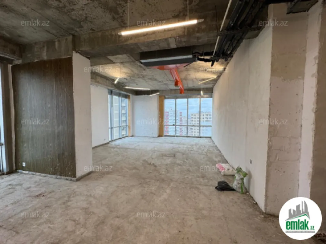Satılır 4 otaqlı yeni tikili 185 m²