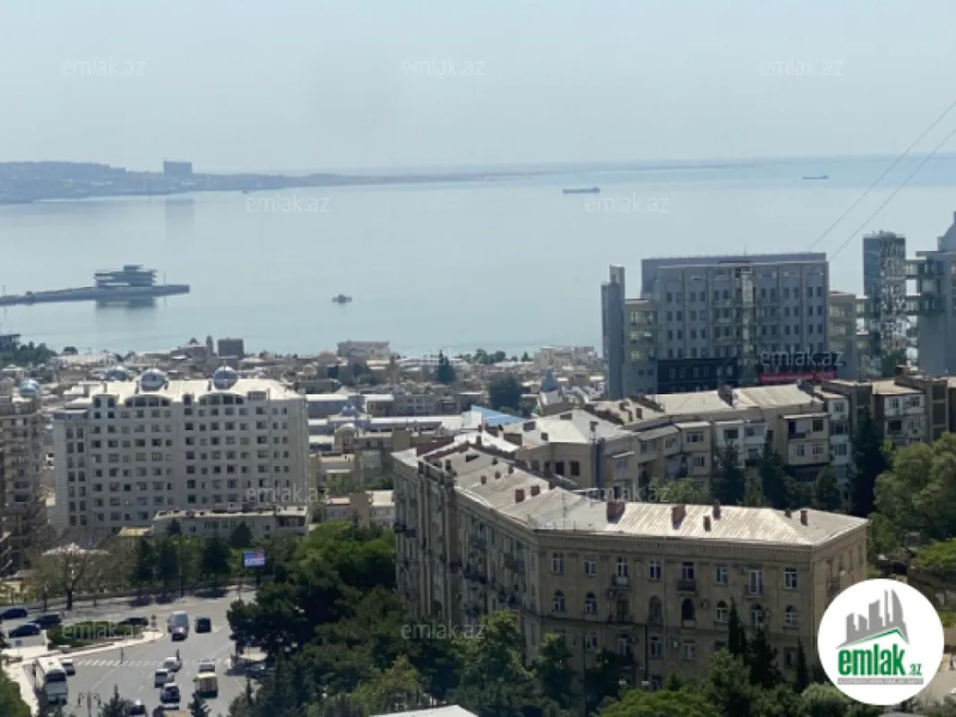 Satılır 4 otaqlı yeni tikili 185 m²