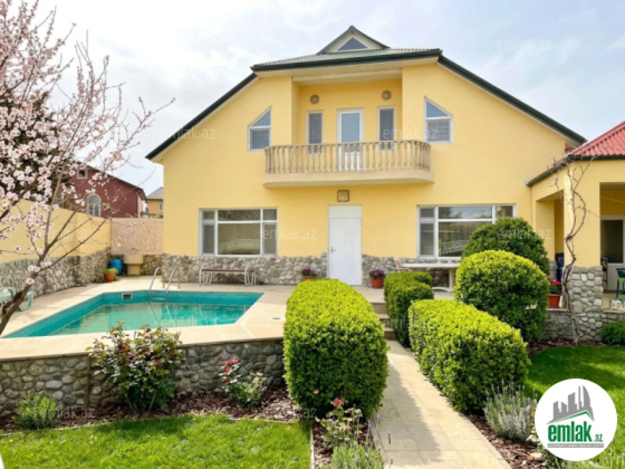 Satılır 6 otaqlı obyekt 197 m²