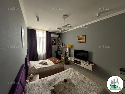 Satılır 3 otaqlı köhnə tikili 100 m²