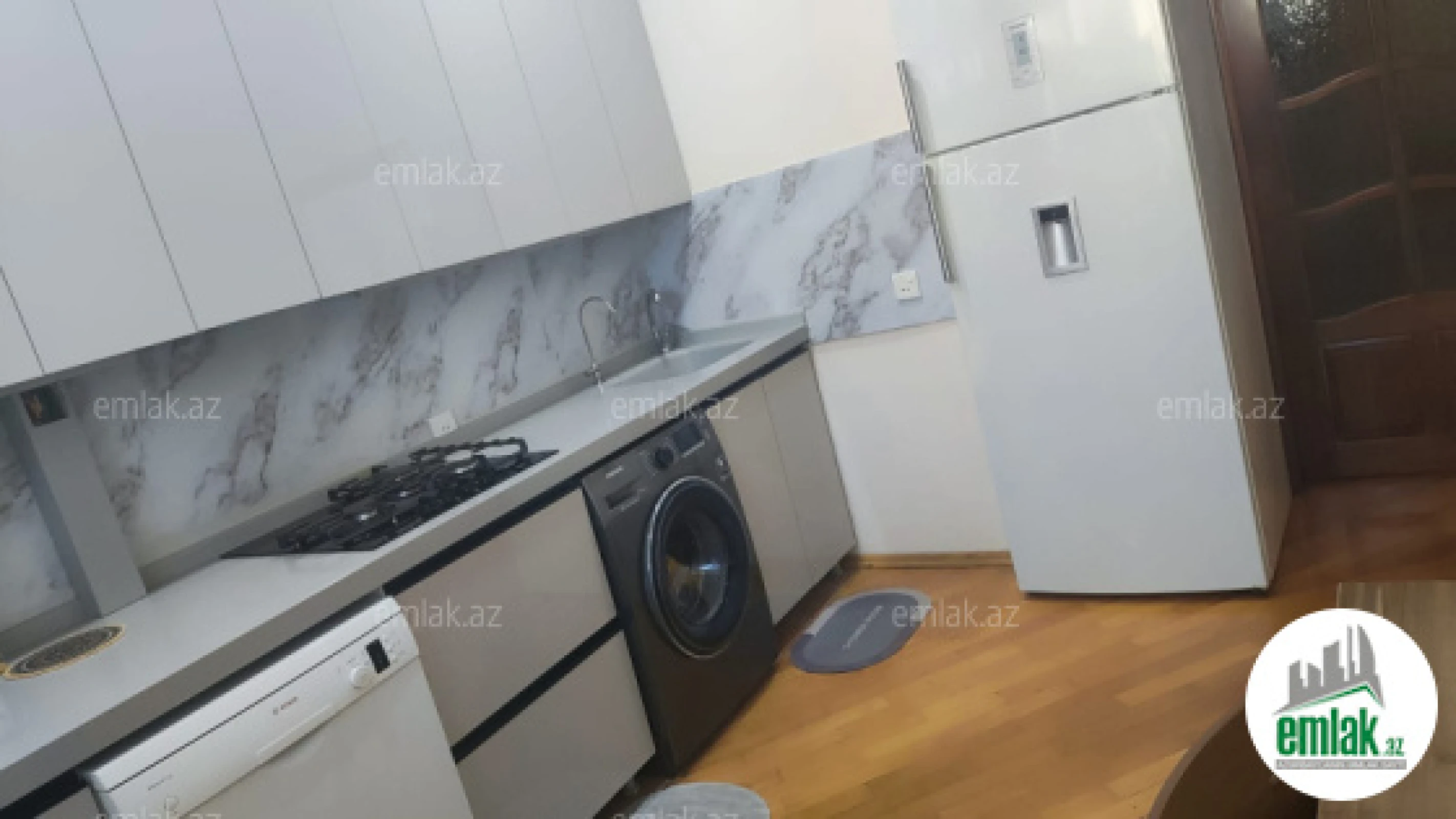 Satılır 3 otaqlı yeni tikili 105 m²