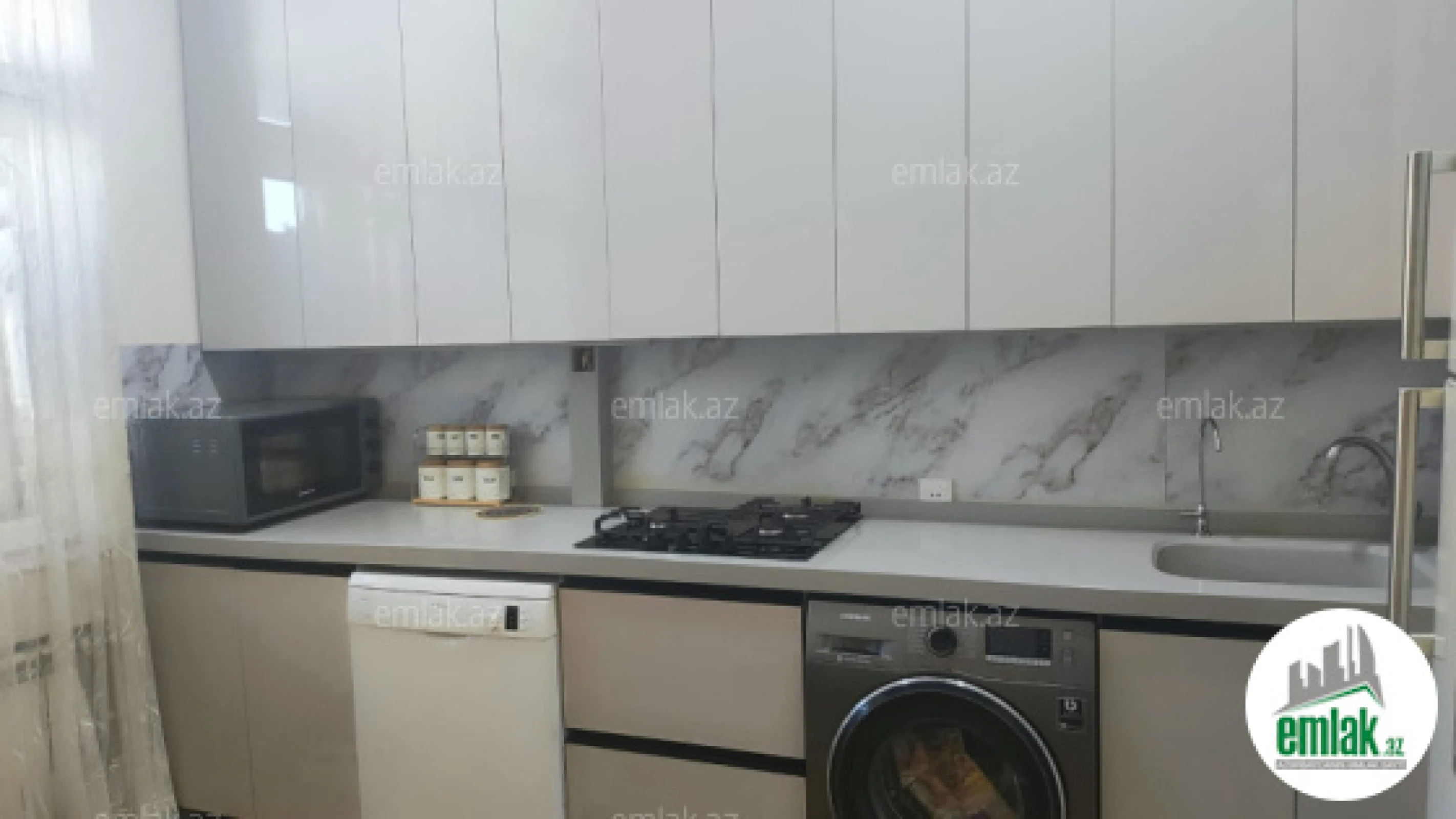 Satılır 3 otaqlı yeni tikili 105 m²