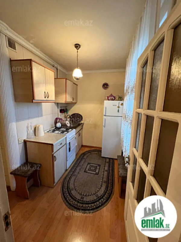 Satılır 2 otaqlı köhnə tikili 42 m²