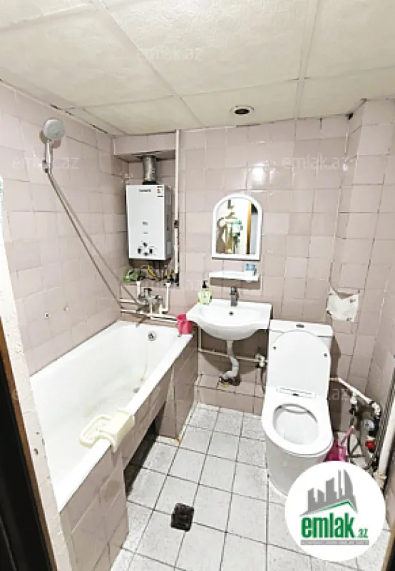 Satılır 3 otaqlı köhnə tikili 70 m²