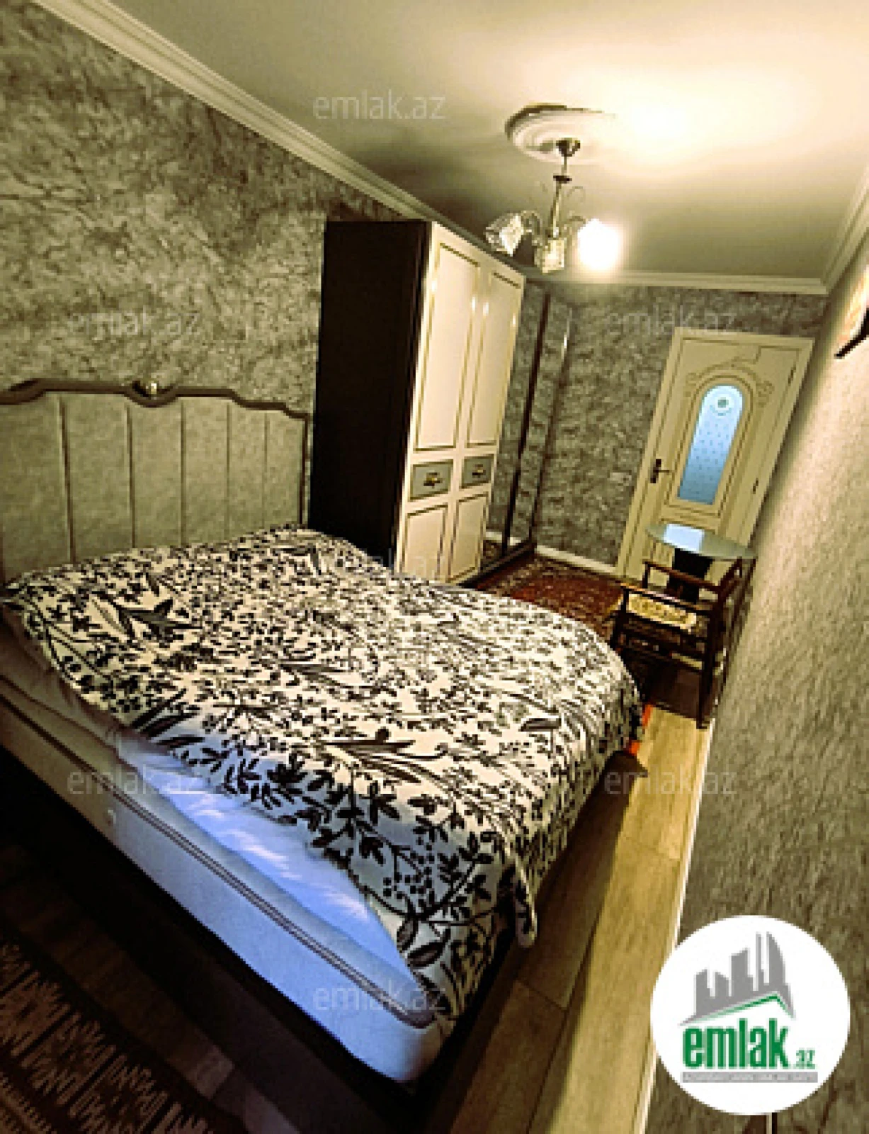 Satılır 3 otaqlı köhnə tikili 70 m²