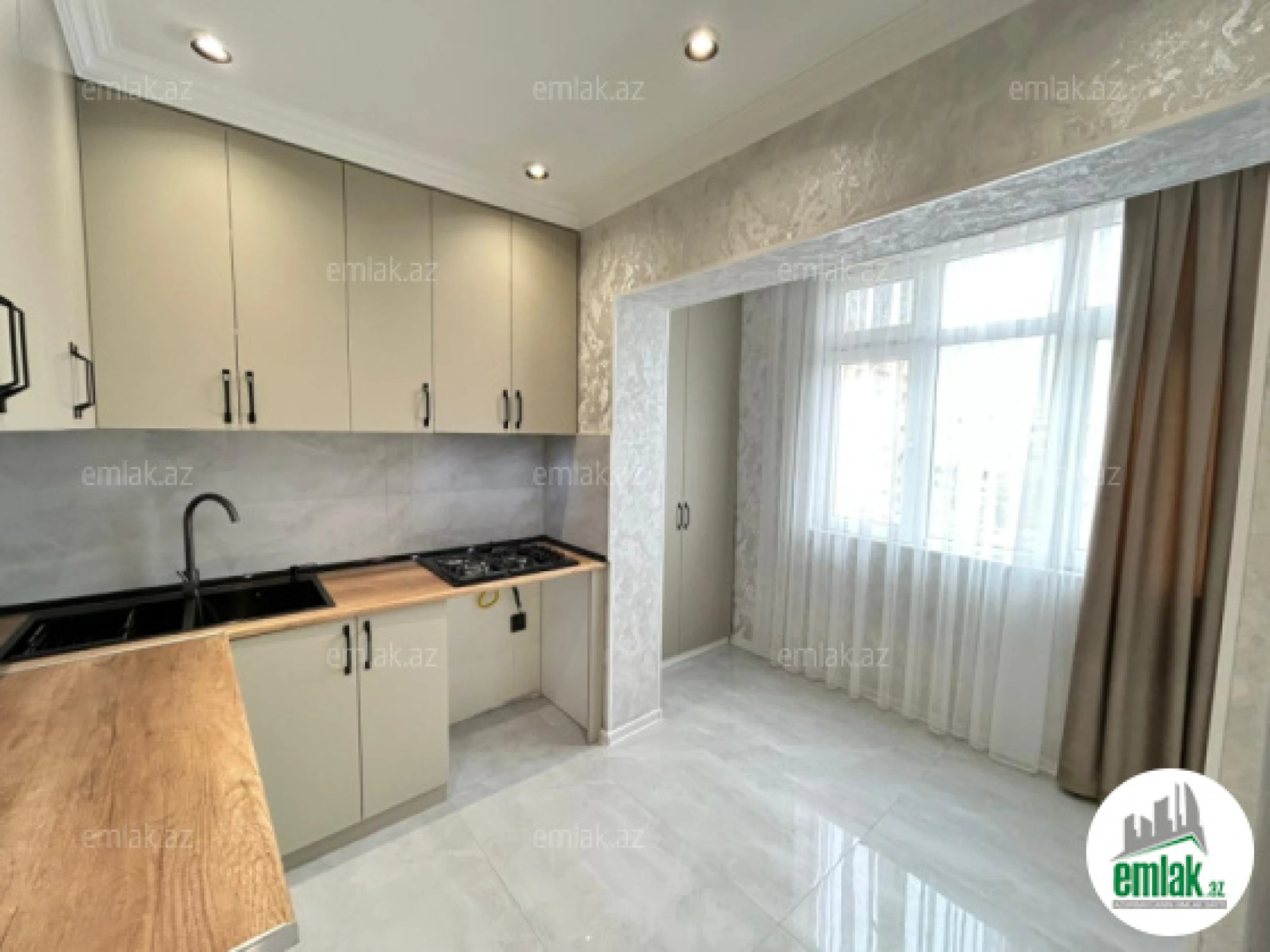 Satılır 3 otaqlı köhnə tikili 75 m²