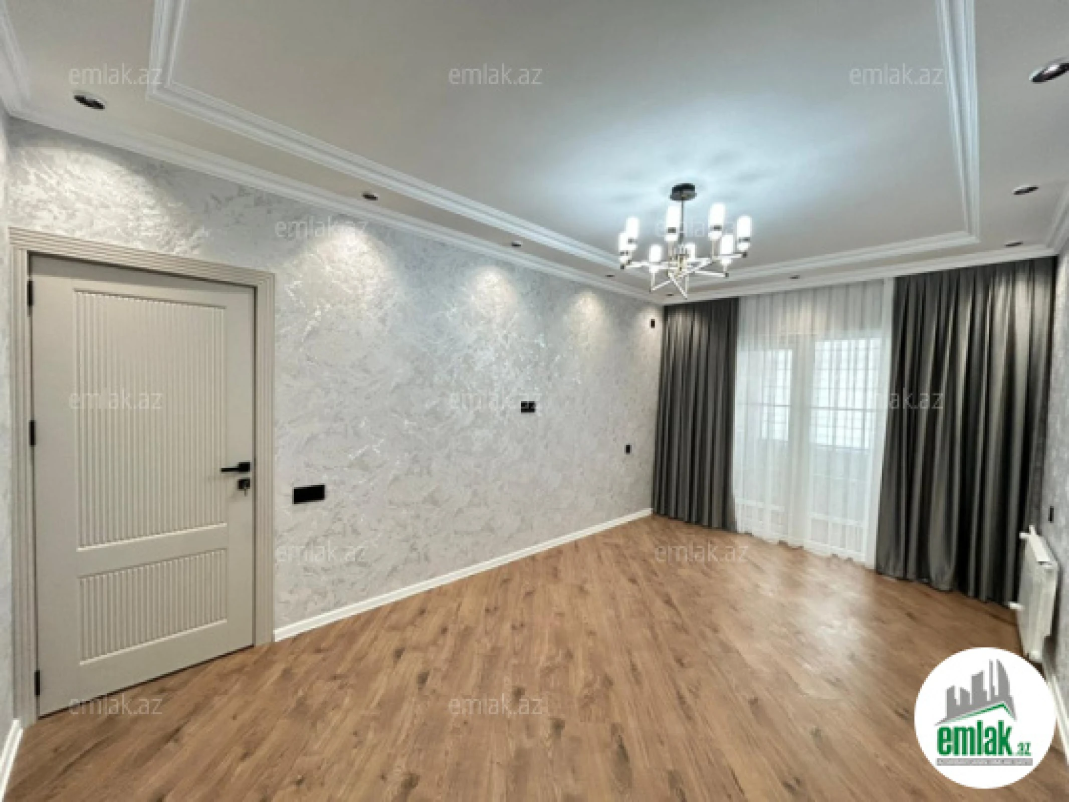 Satılır 3 otaqlı köhnə tikili 75 m²