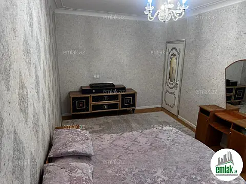 Satılır 4 otaqlı köhnə tikili 110 m²