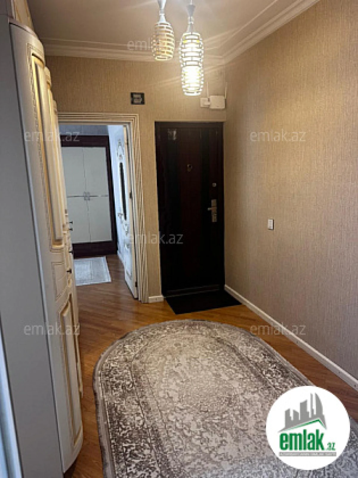 Satılır 4 otaqlı köhnə tikili 110 m²